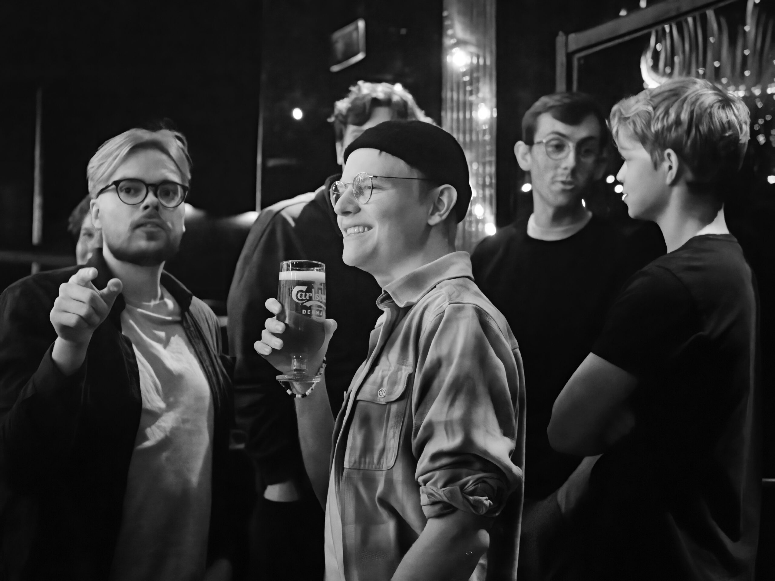 Publik som njuter av konserten